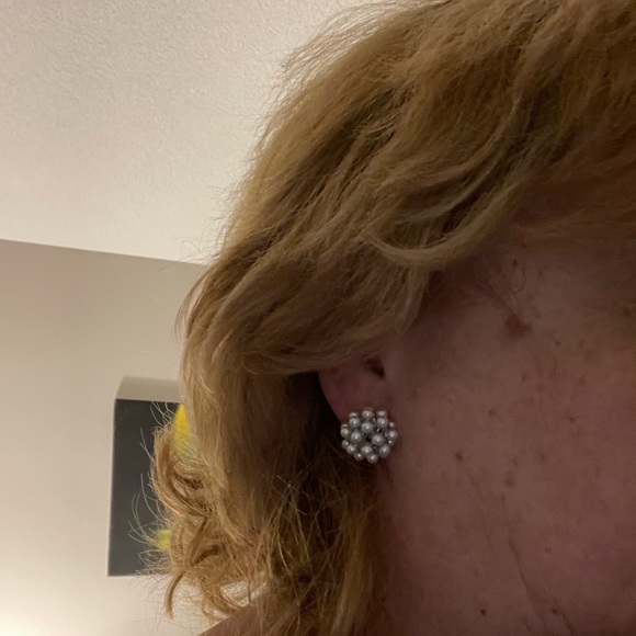 Jacqueline Kent Earrings - Picture 4 of 4